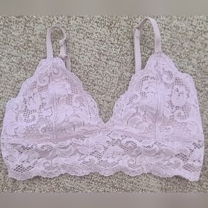 Gently Used Express Lace bralette